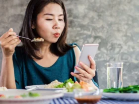women which is a coworker, have Quirky Eating Habit which disturb other coworkers in office