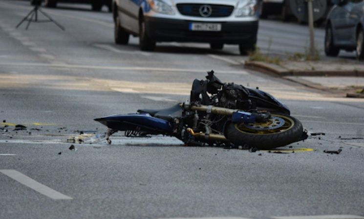 Motorcycle Accident, edited by Tricklings Source: UGC