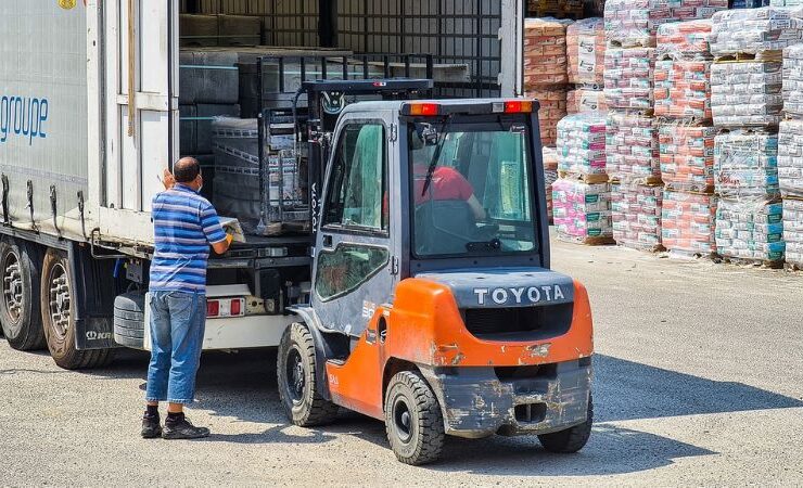 How to Evaluate the Condition of a Used Forklift Before Purchase