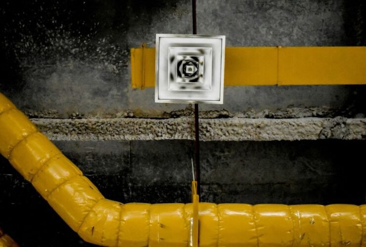 Air vent system inside a modern home interior