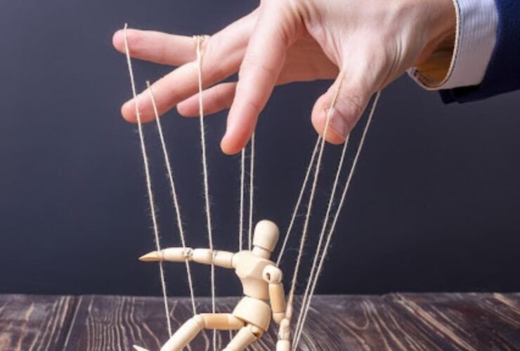 Identify a Person with Significant Control for Business Compliance