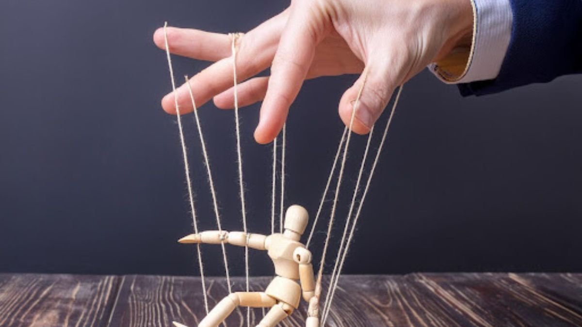 Identify a Person with Significant Control for Business Compliance