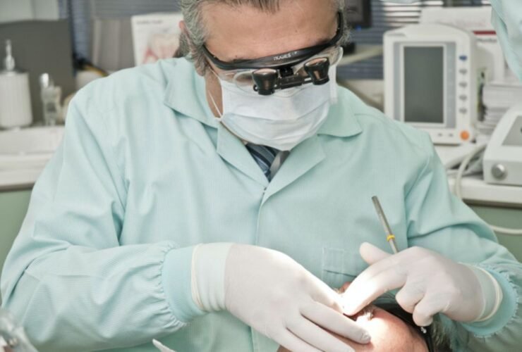 Urgent dental care advice for severe tooth pain and infections