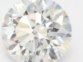 VVS1 diamond close-up showing exceptional clarity